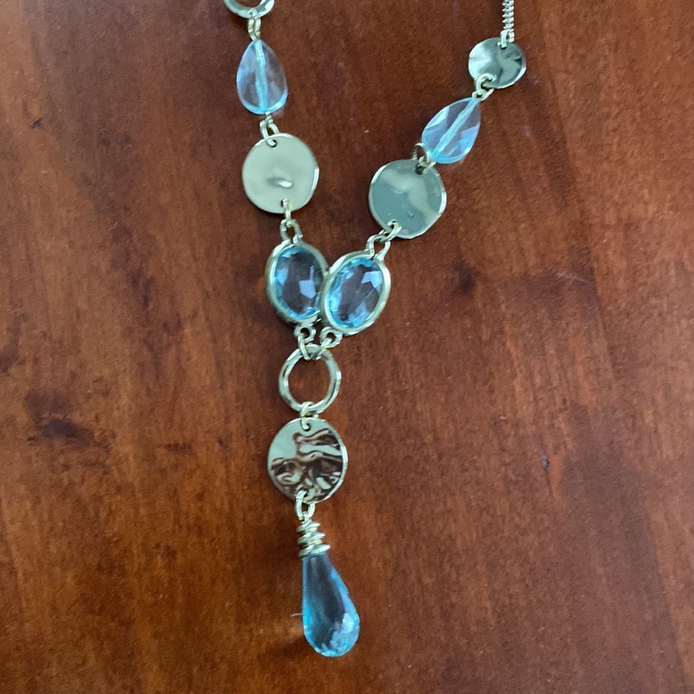 Vintage Avon Marked NWT Blue Bead and Silver Necklace